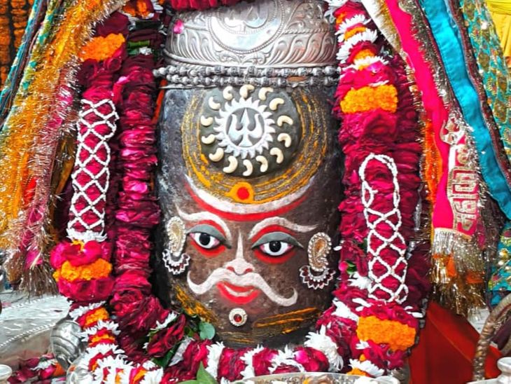 Baba Mahakal was adorned with the form of a king after worshipping ...