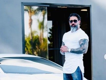 अमेरिकियों के 23000 करोड़ डॉलर ठगने वाले कुणाल की कहानी:पिता हिसार में बीमा एजेंट रहे, बहन के पास USA शिफ्ट हुए; प्राइवेट जेट-महंगी गाड़ियां जब्त