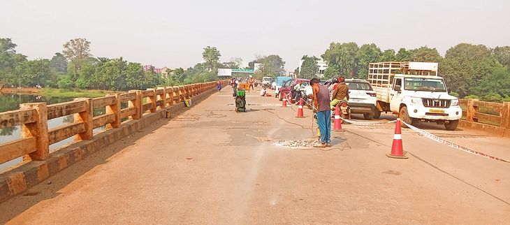The bridge will be repaired, a 2.8 km long divider will be built, and ...