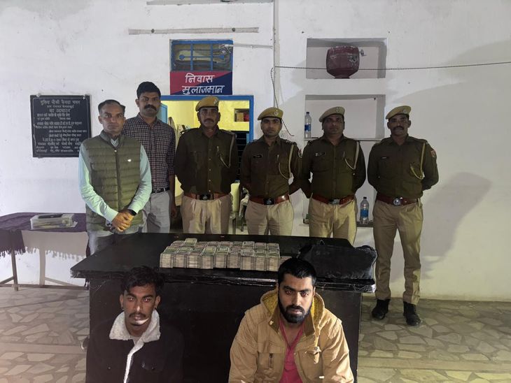 Action by Jawar Mines Police Station and DST in Salumbhar | सलूंबर में जावर माईन्स थाना और डीएसटी की कार्रवाई: रोडवेज बस से 46 लाख की अवैध नकदी के साथ दो बदमाश गिरफ्तार – Salumber News