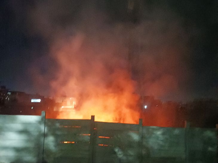 Fire breaks out at empty plot on Seth Ghat Road in Lakhimpur