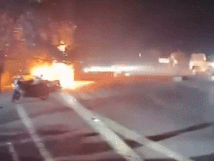 Three explosions erupt in a moving car on Sidhi Road