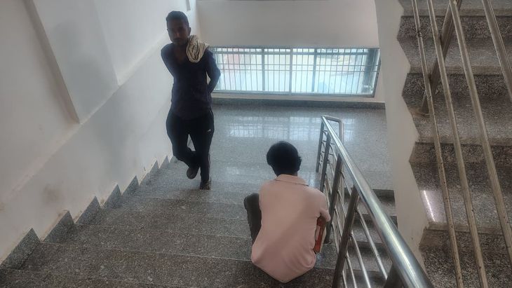 मुंगेर मॉडल अस्पताल की लिफ्ट खराब, कब होगा ठीक – Munger News