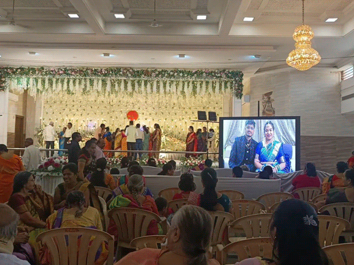 इंडिगो फ्लाइट कैंसिल, एयरपोर्ट पर सूटकेस का ढेर PHOTOS:अपने रिसेप्शन में कपल ऑनलाइन शामिल हुआ; शख्स चीखा- बेटी को पैड चाहिए, ब्लड आ रहा- INA NEWS