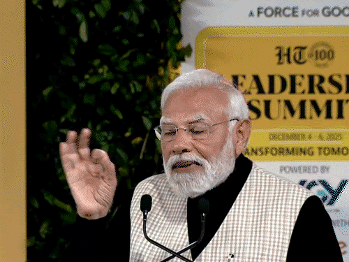 PM Narendra Modi Update; Hindustan Times Summit | HTLS 2025 | मोदी बोले– भारत दुनिया की सबसे तेजी से बढ़ती अर्थव्यवस्था: धीमी अर्थव्यवस्था को हिंदू रेट ऑफ ग्रोथ कहने वाले अब खामोश हैं