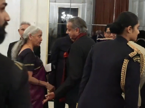 Shashi Tharoor Putin Dinner; Rahul Gandhi | Mallikarjun Kharge | थरूर बोले- रूसी डेलिगेशन से बात करके मजा आया: कहा- कल पुतिन के लिए आयोजित डिनर में शामिल हुआ; राहुल गांधी-मल्लिकार्जुन खड़गे को न्योता नहीं