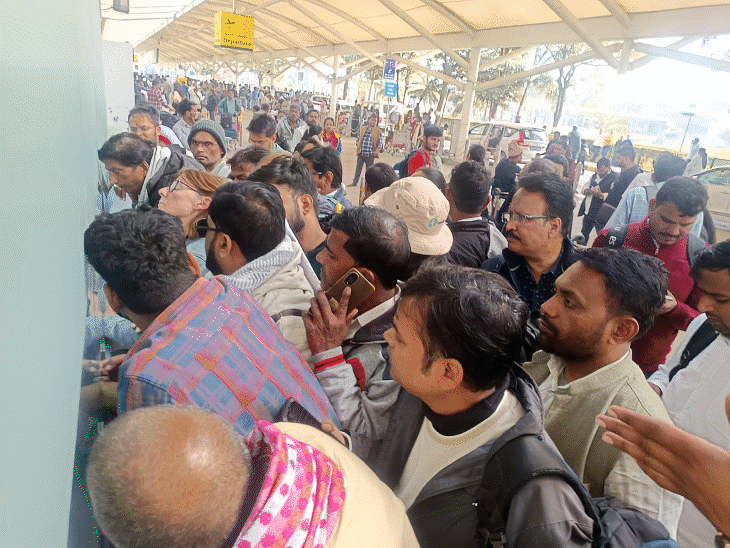 इंडिगो आज रात तक कैंसिलेशन का पैसा लौटाएगी:एयरलाइन का दावा- 95% रूट पर फ्लाइट्स ऑपरेट हो रहीं; इंडिगो CEO को कारण बताओ नोटिस- INA NEWS