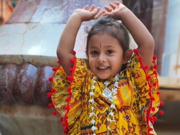 PMCH में इलाज के दौरान मासूम की मौत:  पैर फ्रैक्चर के ऑपरेशन के दौरान मासूम अवंतिका की मौत, परिजनों ने डॉक्टरों पर घोर लापरवाही का आरोप लगाया – Patna News