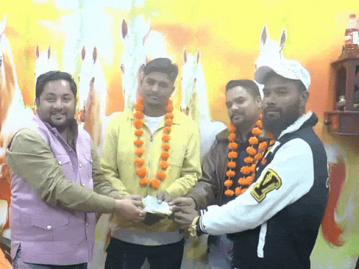 Reward for arresting the accused, Rizwan, Asif and Akhtar honored