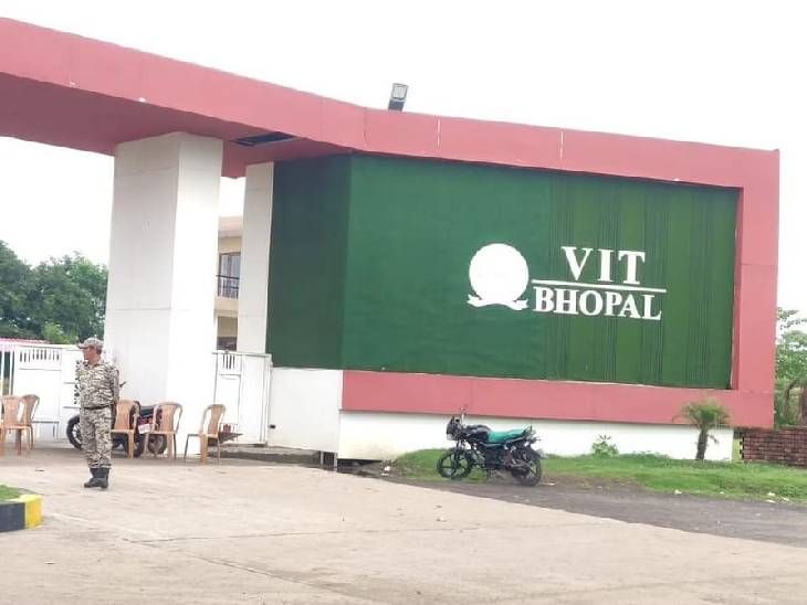 A clinic was operating at VIT without registration.