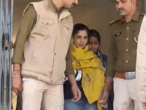 गुलाम-राज मूवी बनानेवाले विक्रम भट्‌ट 7 दिन की रिमांड पर:  30 करोड़ की धोखाधड़ी मामले में मुंबई से पत्नी के साथ गिरफ्तार, उदयपुर लाया गया – Udaipur News