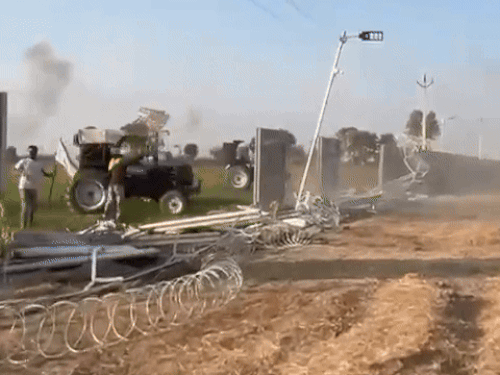 Hanumangarh riot: Farmers set 16 vehicles on fire | राजस्थान में भड़के किसान, विधायक का सिर फूटा, इंटरनेट बंद: हनुमानगढ़ में फैक्ट्री के खिलाफ गुस्सा, दीवार तोड़ी, 14 गाड़ियां फूंकीं, लाठीचार्ज और पथराव – Hanumangarh News