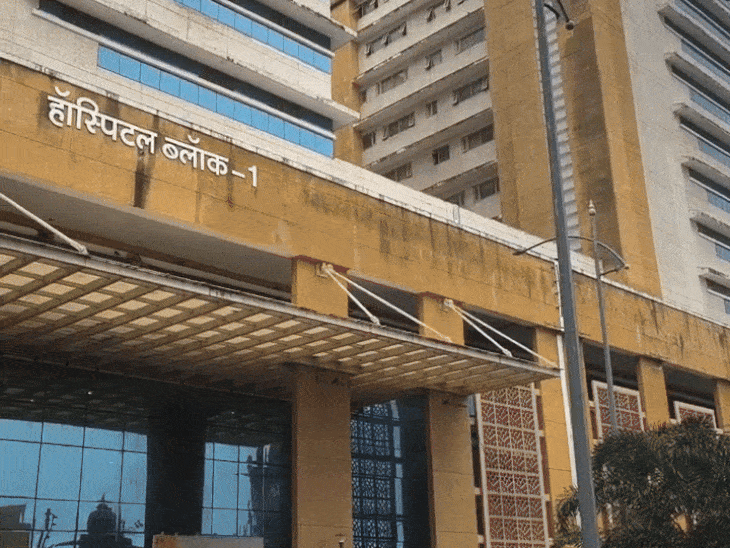 Half-burnt bodies of two newborns found in Hamidia Hospital | भोपाल में 2 नवजातों के अधजले शव मिले: हमीदिया अस्पताल की पुरानी टंकी में कचरे के साथ फेंके थे; आग लगाने के बाद खुलासा – Bhopal News