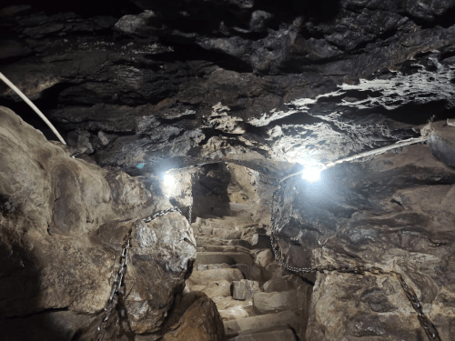 Patal Bhuvaneshwar Cave to Get Oxygen Plant in Pithoragarh | Year-Round Darshan to Begin | उत्तराखंड की रहस्यमयी गुफा में सालभर जा सकेंगे टूरिस्ट: पाताल भुवनेश्वर में लगेंगे ऑक्सीजन प्लांट; त्रेता युग में अयोध्या के राजा ने की थी खोज – Pithoragarh News