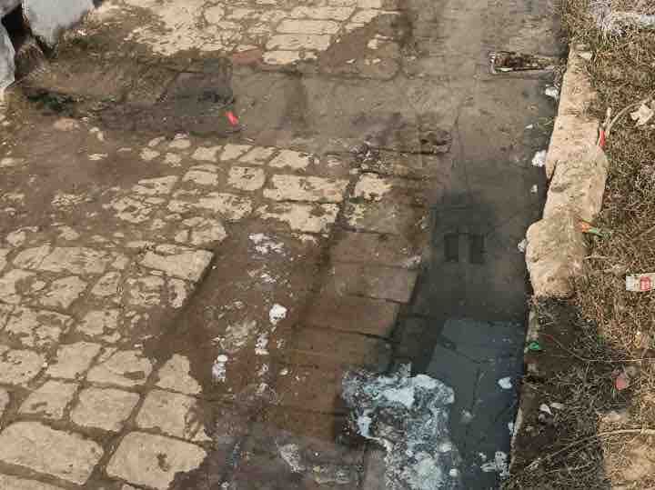 Roads and drains in Bakhira Ward 7 are in bad condition, causing