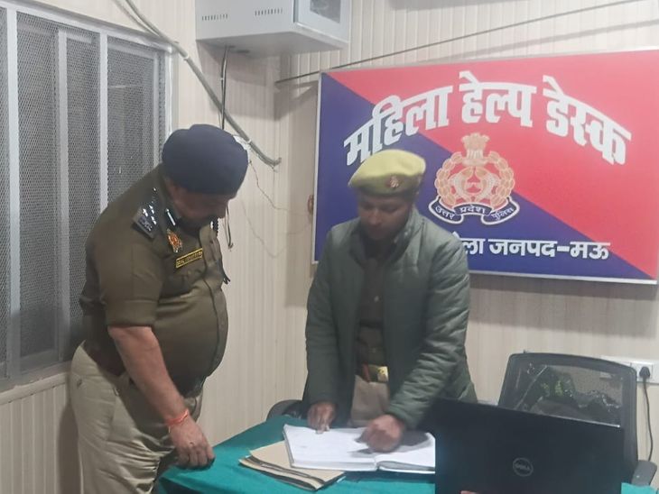 DIG Sunil Kumar Singh inspected Mau police station.