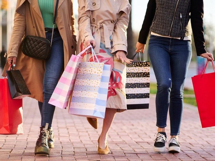 चैटबॉट्स से 450 लाख करोड़ की शॉपिंग: AI कैसे बदल रहा खुदरा उद्योग? Breaking News Update news image