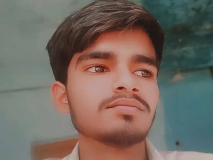 A young man died after being hit by a sugarcane trolley in Basti.