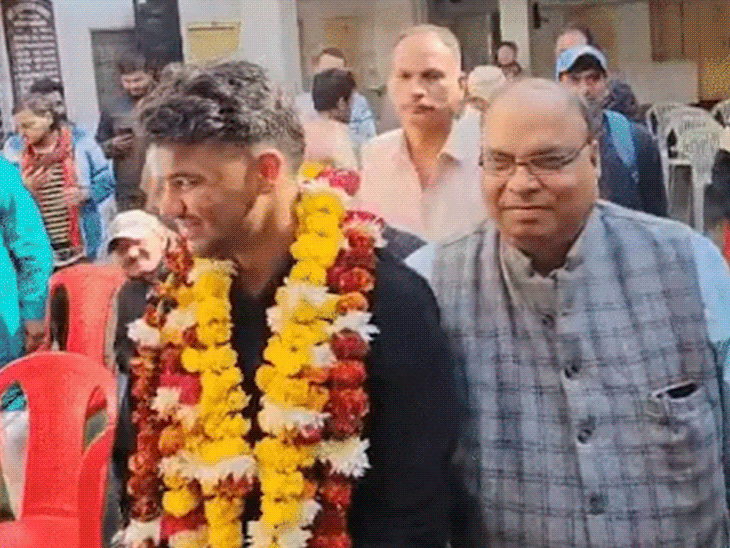 आईपीएल 2026 मिनी नीलामी में संघर्ष से सफलता तक: रैन बसेरे, टूटे जूते और किराए के कमरे में रातें: 5 खिलाड़ियों की कहानी जिन्होंने आईपीएल में जगह बनाई