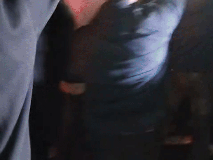 भोपाल में मांस के पैकेट से भरा ट्रक पकड़ाया:  हिंदू संगठन के सदस्यों ने की जमकर नारेबाजी और तोड़फोड़, कहा- यहां से भेजा जाता है विदेश – Bhopal News