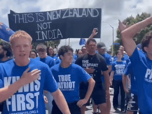 Sikh Nagar Kirtan Faces Protest in New Zealand, Haka Performed in Auckland | न्यूजीलैंड में सिख समुदाय के नगर कीर्तन का विरोध: लोकल लोगों के ग्रुप ने रास्ता रोका; बैनर में लिखा- ये न्यूजीलैंड है, इंडिया नहीं – Amritsar News