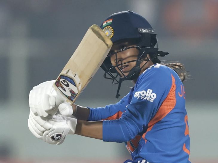 भारतीय महिलाओं ने श्रीलंका को 8 विकेट से हराया: पहले टी20 में जेमिमा रोड्रिग्ज की फिफ्टी, स्मृति मंधाना ने बनाए 25 रन