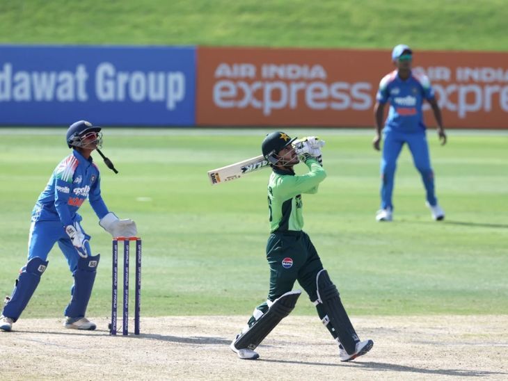 U-19 एशिया कप फाइनल: पाकिस्तान की बढ़त, क्या भारत के लिए चमत्कार संभव? Pakistan Sets India Massive Target news image