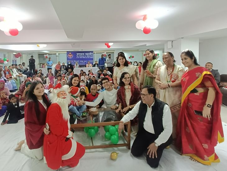 Child cancer patients and cancer survivors celebrate Christmas