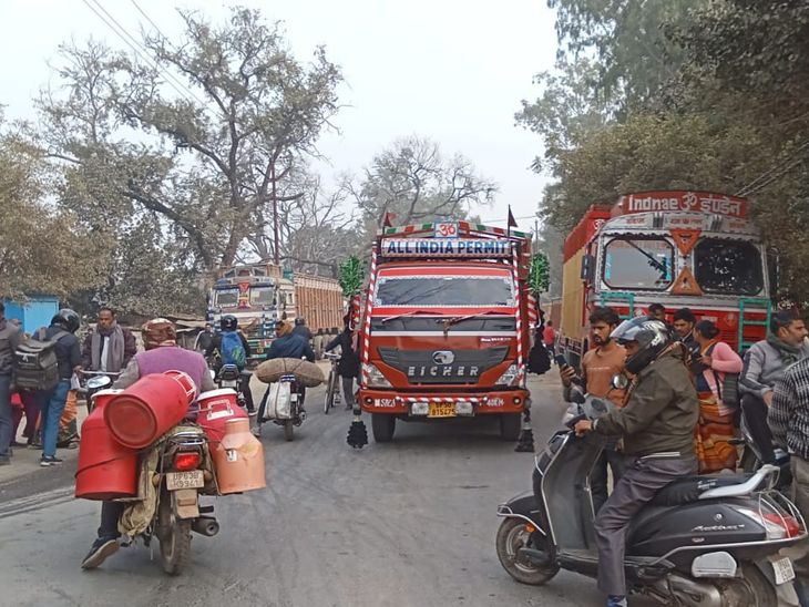 Bike rider dies after truck enters no entry zone