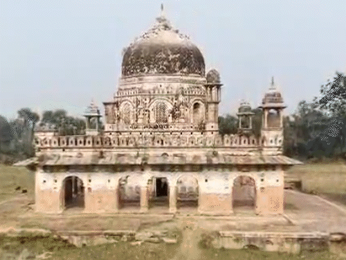 Inadequate security at Shamsher Khan's tomb in Aurangabad