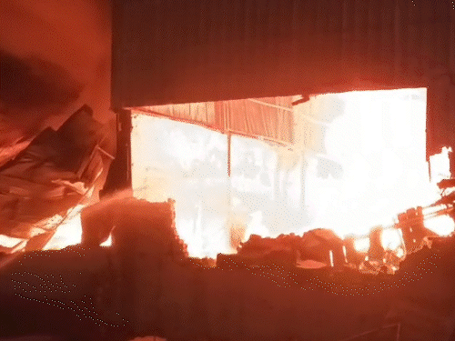Massive fire at JCB workshop in Jaipur