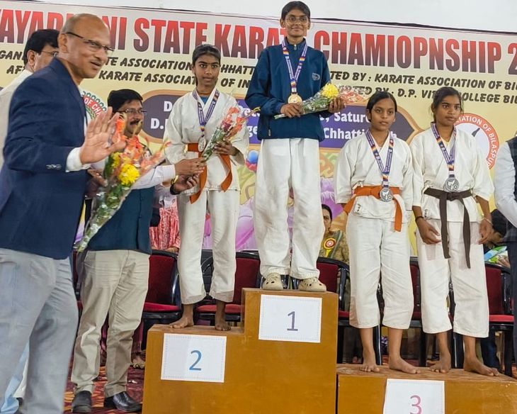 Karate Competition: Players from the district won 16 medals, including ...