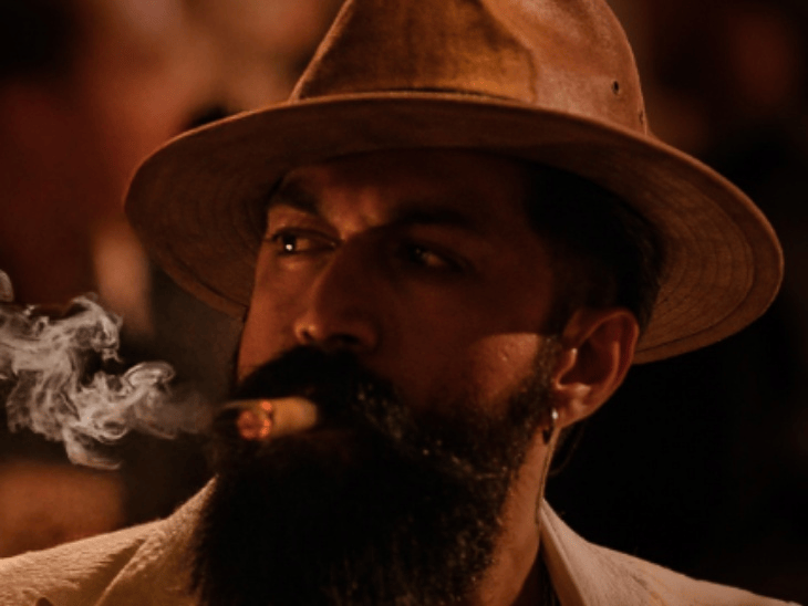 धुरंधर की सक्सेस से डरे टॉक्सिक के फिल्ममेकर!:धुरंधर-2 को टक्कर देने के लिए बड़ी स्टारकास्ट रिवील, यश के लिए भी ये क्लैश अग्निपरीक्षा जैसा