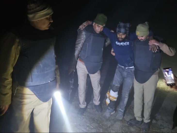 आजमगढ़ में पुलिस मुठभेड़, 10 हजार का इनामी बदमाश गिरफ्तार: आरोपी पर दर्ज हैं  कई गंभीर आपराधिक मुकदमे, 6 महीने से तलाश रही थी पुलिस