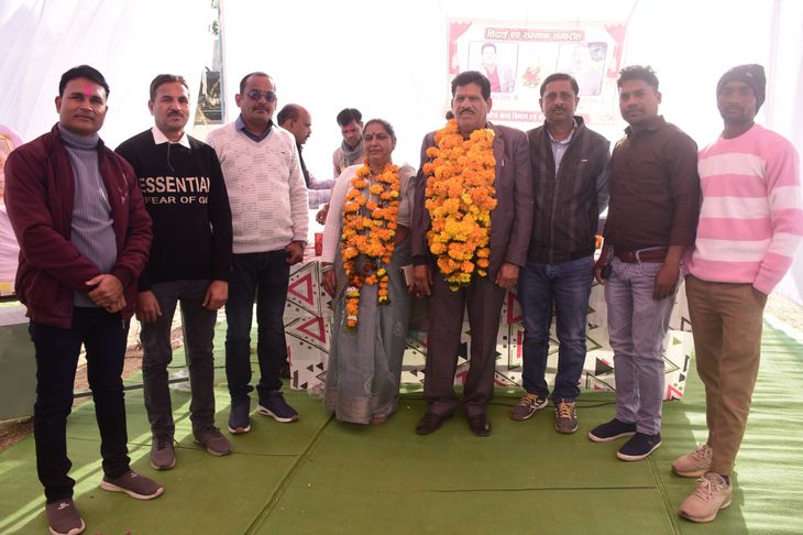 छात्रावास परिसर चैनपुरा में सेवानिवृत्ति पर सम्मान समारोह कर दी विदाई – Damoh News