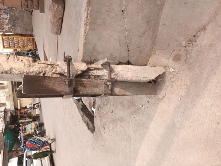 A broken electric pole in Mahi Darwaza poses a threat to pedestrians ...