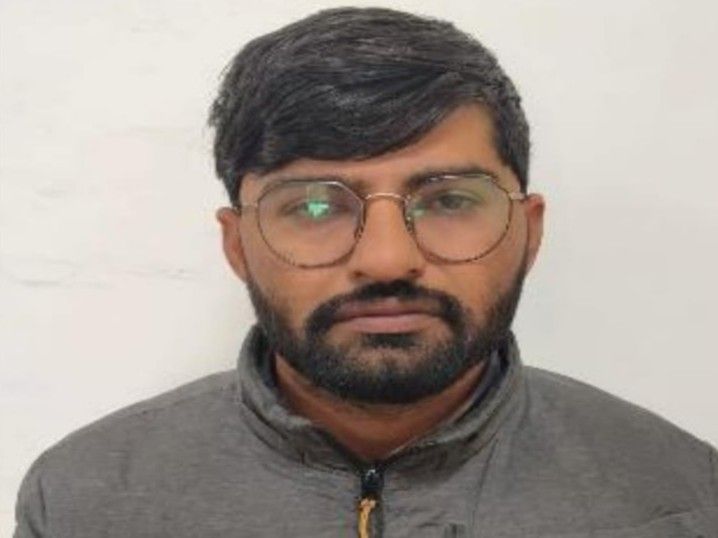 SI भर्ती परीक्षा में सॉल्वर गैंग का खुलासा:  निलंबित अध्यापक सुनील कुमार विश्नोई गिरफ्तार; डमी कैंडिडेट बैठाकर चयन कराने का आरोप, यहां पढ़े क्राइम की अन्य खबरें – Jaipur News