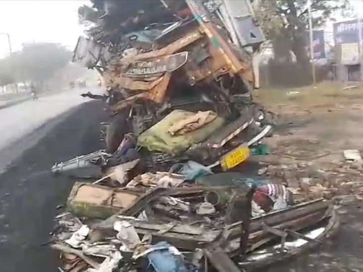 Head-on collision between truck and canter in Hathras