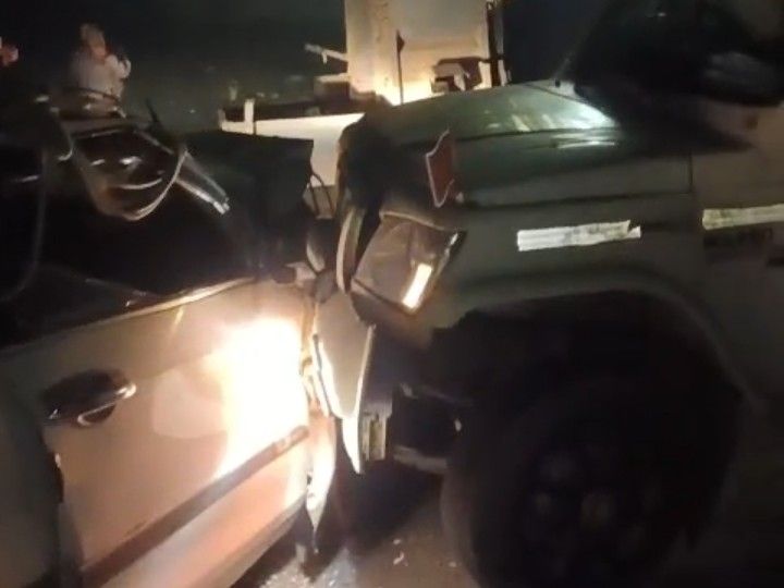 Direct collision between car and pickup in Meja