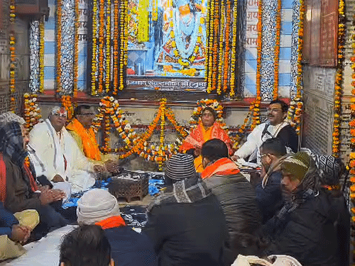 Renowned Bhajan Singer Pandit Prem Prakash Dubey Performs Musical ...