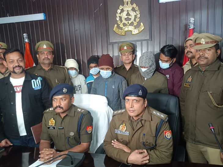 Five arrested for stealing gold worth Rs 3 crore from a jewellery shop
