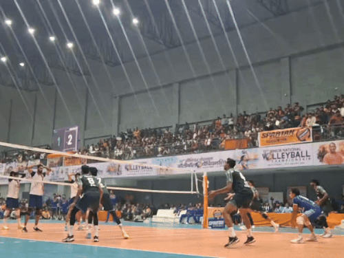 केरल की बेटियों ने जीता नेशनल वॉलीबॉल टूर्नामेंट: पुरुष वर्ग में रेलवे का दबदबा, डिप्टी सीएम ने विजेताओं को सौंपी ट्रॉफी – वाराणसी समाचार