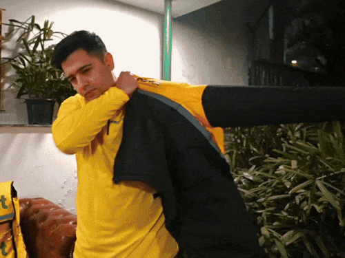 सांसद राघव चड्ढा बने डिलीवरी बॉय:ठंड में लोगों के घर पहुंचाया सामान, कहा -बोर्डरूम से दूर, जमीनी स्तर पर, मैंने उनका दिन जिया- INA NEWS