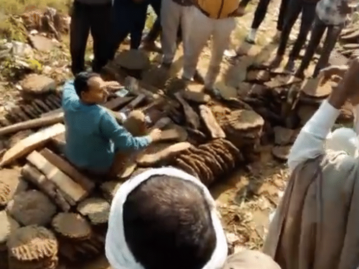 Young man sitting on the funeral pyre, VIDEO