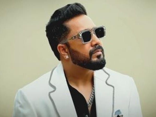 आवारा कुत्तों के लिए मीका सिंह का बड़ा ऐलान:10 एकड़ जमीन दान करेंगे, सुप्रीम कोर्ट से अपील कर कहा- सही स्टाफ उपलब्ध करवाया जाए