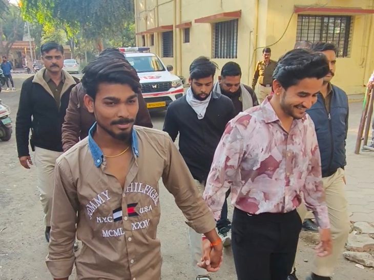 Ratlam Youths Paraded Outside Police Station After Assault Case