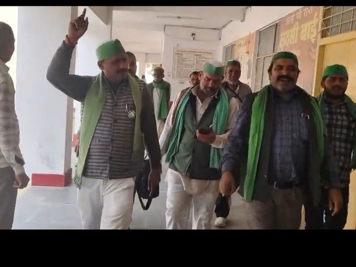Mau Rani Pur Tehsildar Bars Farmer Union Meeting Permission