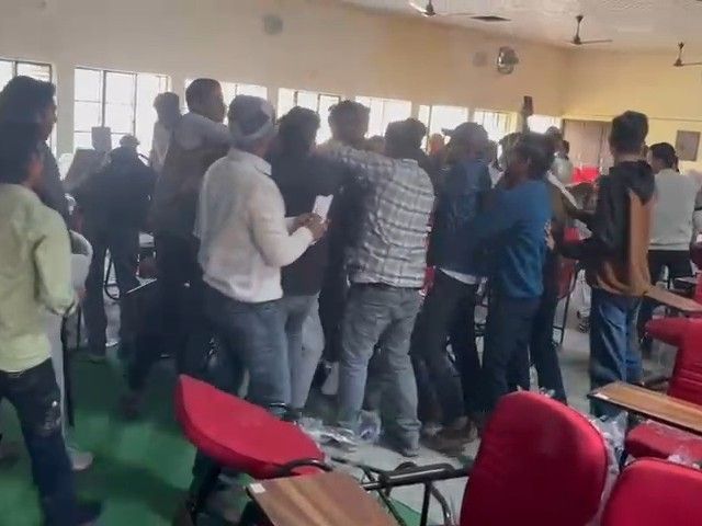 Mahoba College Classroom Becomes Arena | Students Clash Over Assignment
