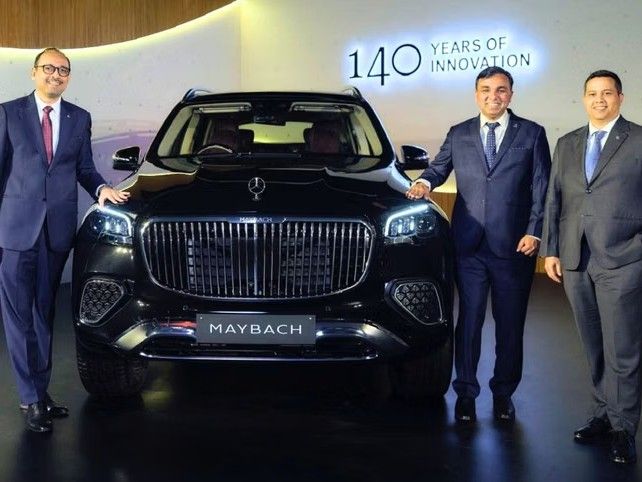 भारत में बनी मेबैक GLS लॉन्च: जानिए कीमत और खासियतें | तकनीक अपडेट Mercedes Maybach Gls Launched India news image