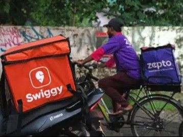 10 मिनट डिलीवरी दावा: Swiggy-Zepto ने बदला विज्ञापन, सरकार का बड़ा कदम! Swiggy, Zepto End Quick Delivery news image